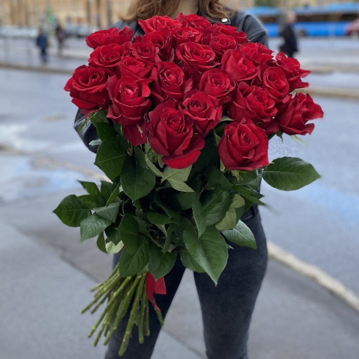 25 красных роз Эвер Ред 80 см